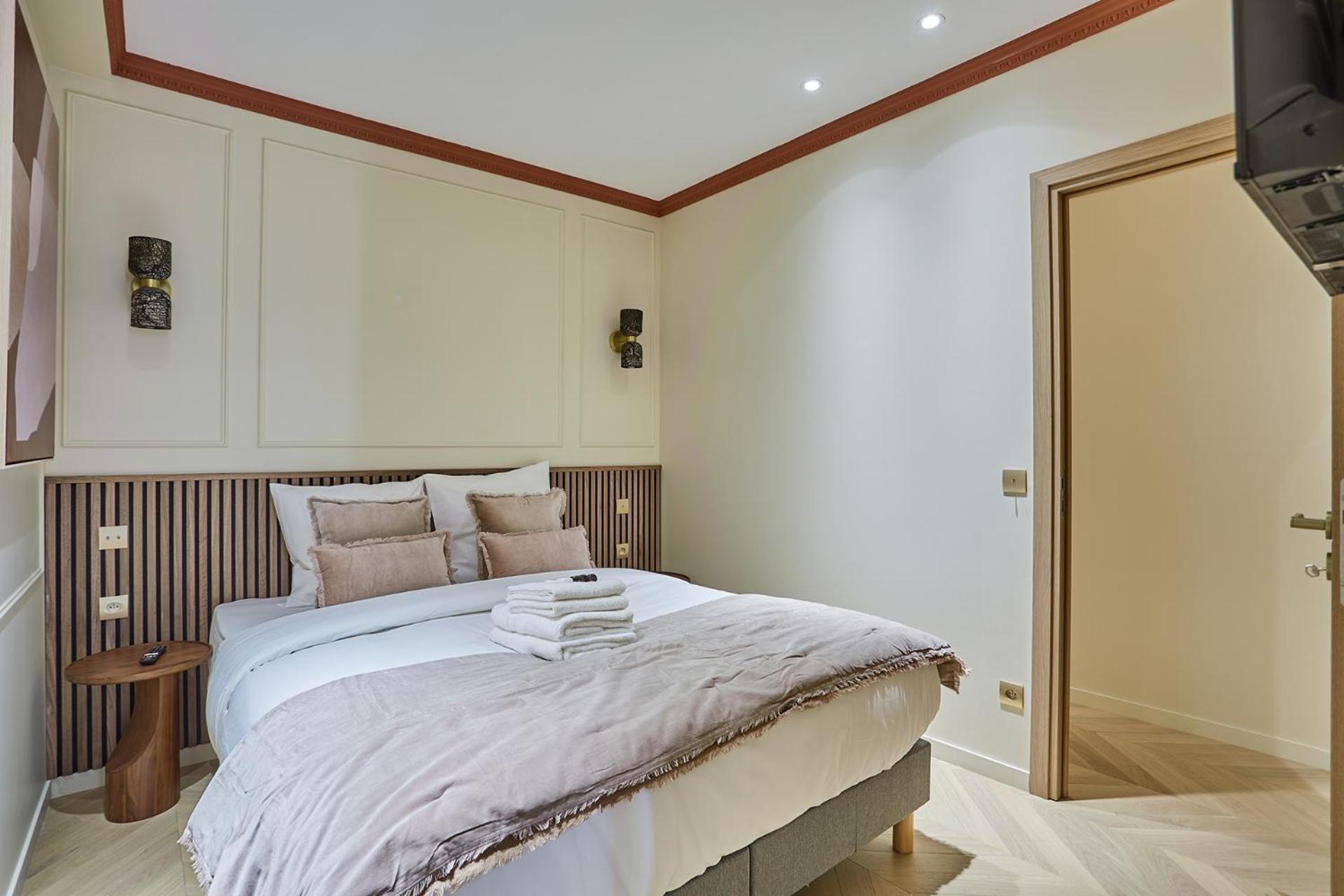 Apartment 3 Bedrooms Center Of By Prestige Paris