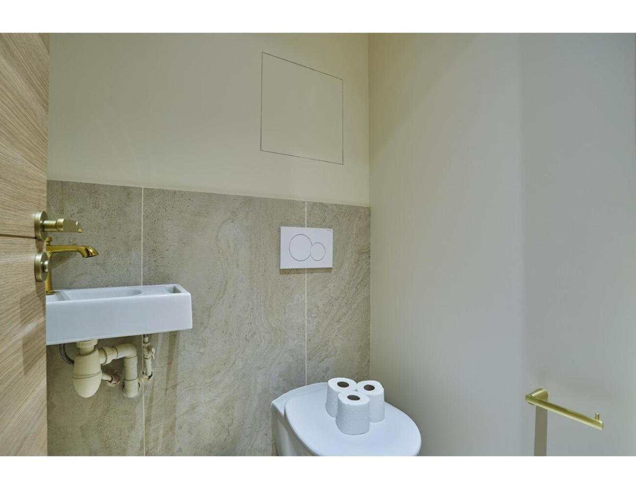 Apartment 3 Bedrooms Center Of By Prestige